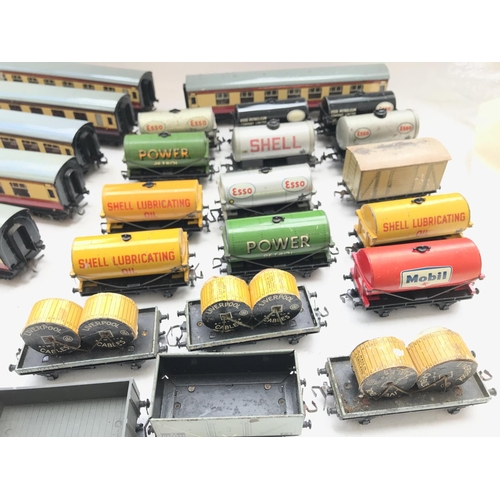 164 - A Collection of 'OO' Gauge Coaches and Rolling Stock.