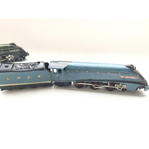 168 - A Hornby Dublo 'Silver King' with Tender and a 'Sir Nigel Gresley'