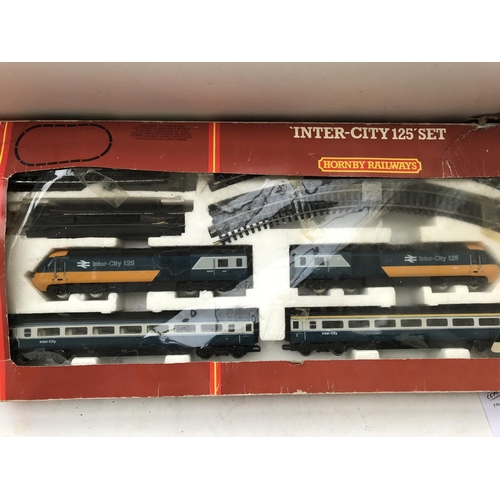 196 - A Boxed Hornby Inter-City 125 set.box is warn.