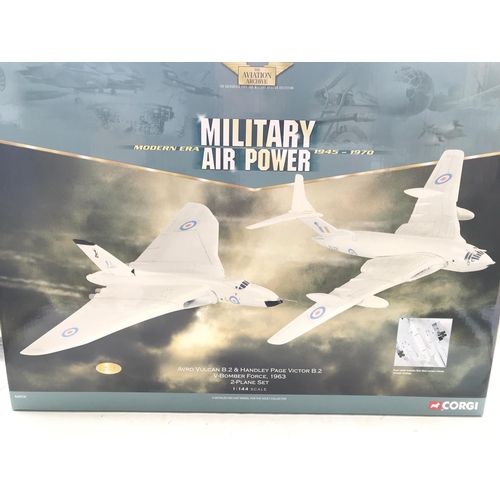 28 - A Corgi Avro Vulcan B.2 & Handley Page Victor B.2 #AA99134 boxed.