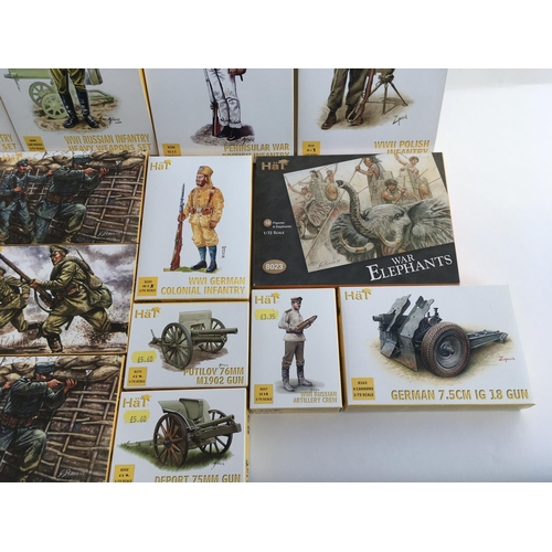 442 - Collection of 19 Boxes of HAT Plastic Figures including WWI Infantry and Artillery.