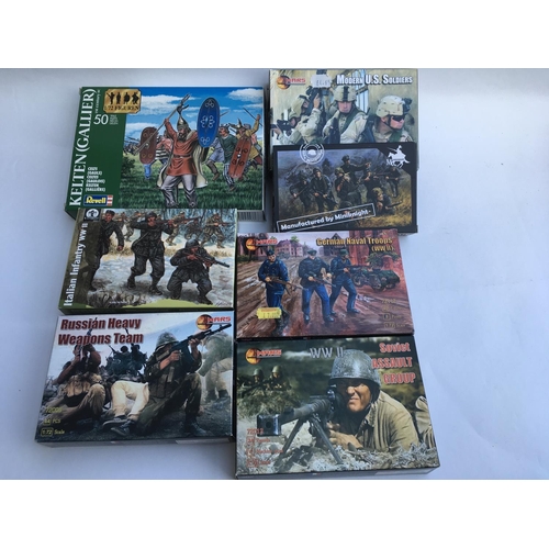 455 - Collection of 34 Boxes of Plastic Figures from Revell/Mars/Orion/Waterloo/Italeri/Zvezda/Caesar/Emha... 