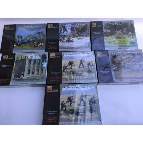 455 - Collection of 34 Boxes of Plastic Figures from Revell/Mars/Orion/Waterloo/Italeri/Zvezda/Caesar/Emha... 