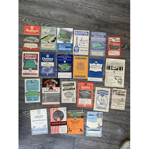 375 - Tottenham 57/58 Away Football Programmes: For full list see online picture. Overall good with 2 havi... 