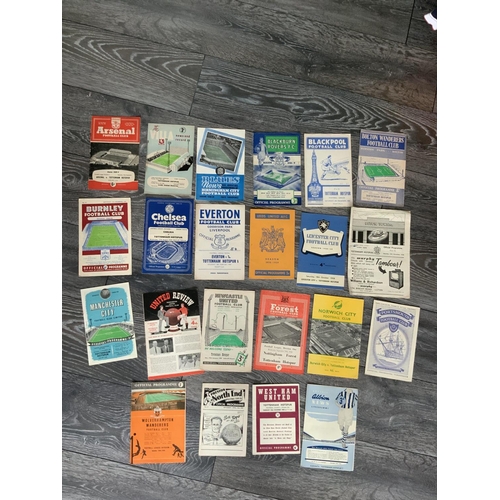 376 - Tottenham 58/59 Away Football Programmes: For full list see online picture. Overall good with 2 havi... 