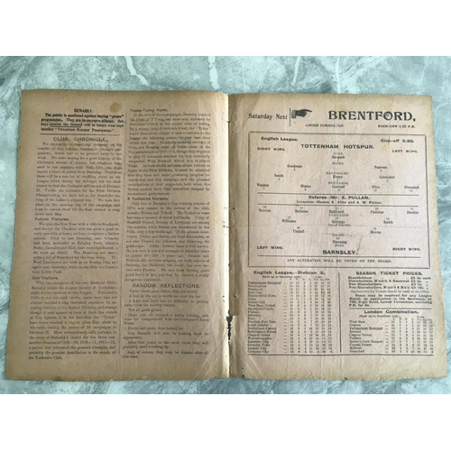 408 - 1919/1920 Tottenham v Barnsley Football Programme: League match dated 27 12 1919 with no team change... 