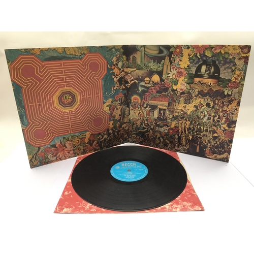 100 - An early UK mono pressing of 'Their Satanic Majesties Request' by The Rolling Stones with gatefold s... 