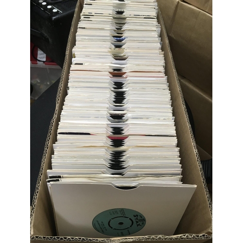 244 - A collection of approx 200 soul and Motown 7inch singles by various artists.