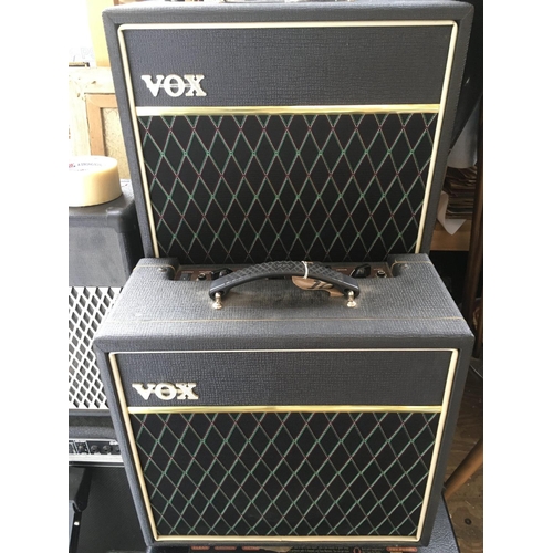 735 - Two Vox Pathfinder 22W guitar amplifiers.