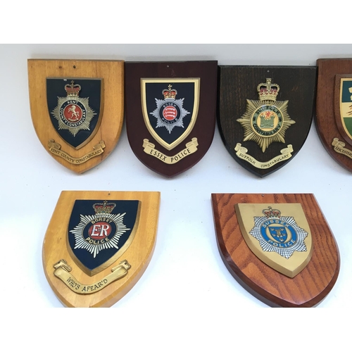 2307 - 10 - Police Plaques presented to Yeoman Warders.
Provided with letter of Authenticity