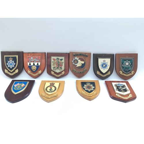 2309 - 10 x various plaques presented to Yeoman Warders.
Provided with letter of Authenticity.