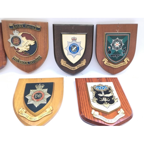 2309 - 10 x various plaques presented to Yeoman Warders.
Provided with letter of Authenticity.