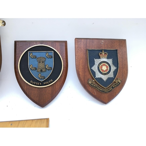 2312 - 8 x various plaques presented to Yeoman Warders.
Provided with letter of Authenticity