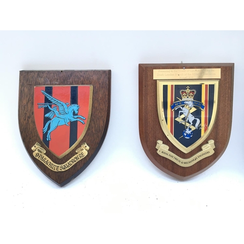 2313 - 6 x various military plaques presented to Yeoman Warders.
Provided with letter of Authenticity.