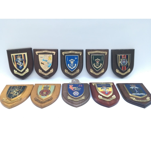 2318 - 10 x various military plaques presented to Yeoman Warders.
Provided with letter of Authenticity.