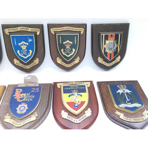 2318 - 10 x various military plaques presented to Yeoman Warders.
Provided with letter of Authenticity.