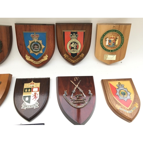 2332 - 14 x plaques from the Tower of London Yeoman Warders.
Provided with letter of Authenticity.