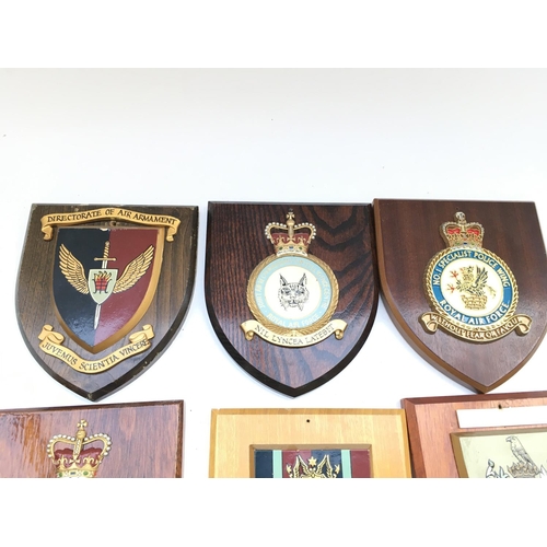 2333 - 9 x plaques from the Tower of London Yeoman Warders.
Provided with letter of Authenticity.