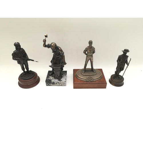 2335 - 4 x bronze/ resin figures from the Tower of London Yeoman Warders.
Provided with letter of Authentic... 