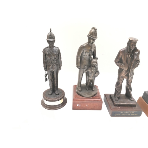 2336 - 5 x resin figures from the Tower of London Yeoman Warders.
Provided with letter of Authenticity.