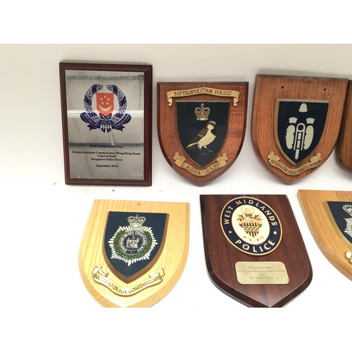 2342 - 9 x plaques presented to Tower of London Yeoman Warders.
Provided with letter of Authenticity.