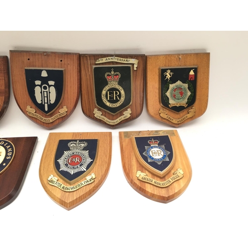 2342 - 9 x plaques presented to Tower of London Yeoman Warders.
Provided with letter of Authenticity.