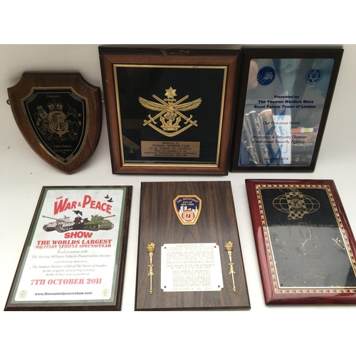 2352 - 6 x plaques presented to Tower of London Yeoman Warders.
Provided with letter of Authenticity.