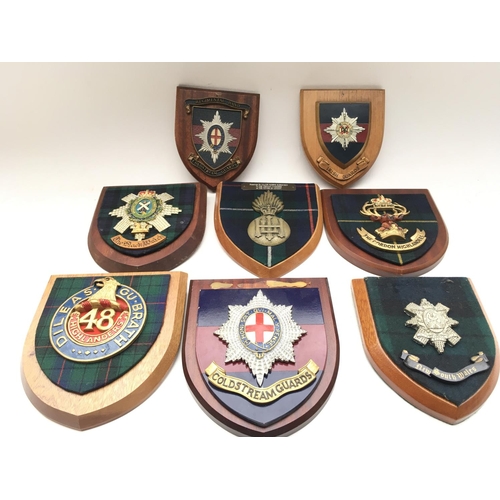 2355 - 8 x plaques presented to Tower of London Yeoman Warders.
Provided with letter of Authenticity.