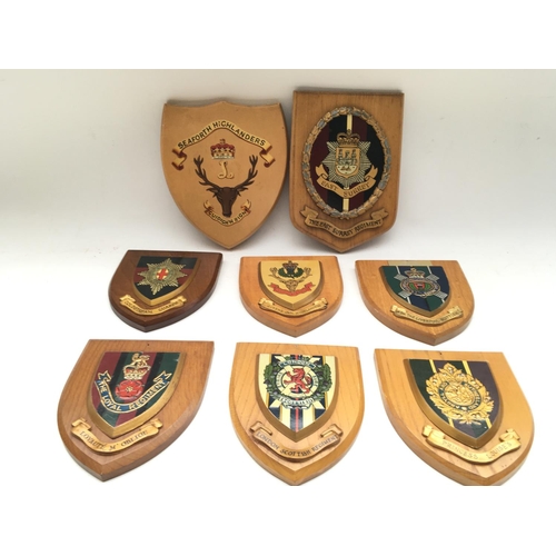 2356 - 8 x plaques presented to Tower of London Yeoman Warders.
Provided with letter of Authenticity.