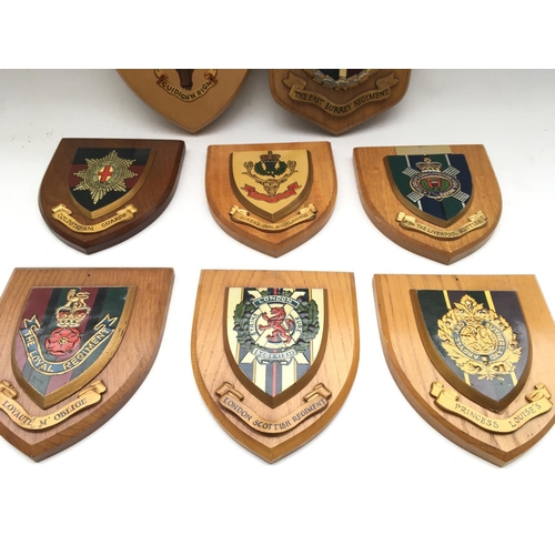 2356 - 8 x plaques presented to Tower of London Yeoman Warders.
Provided with letter of Authenticity.