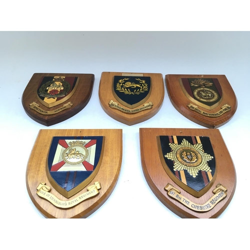 2366 - 8 x plaques given to the Tower of London Yeoman Warders.
Accompanied by letter of Authenticity.