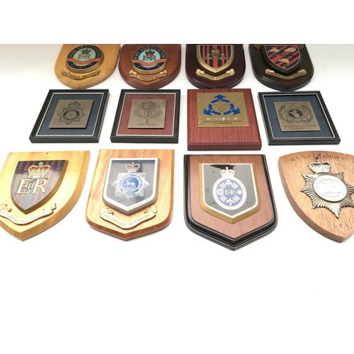 2374 - 12 x plaques given to the Tower of London Yeoman Warders.
Accompanied by letter of Authenticity.