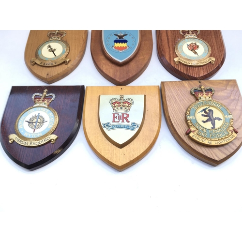 2411 - 9 x plaques given to the Tower of London Yeoman Warders.
Accompanied by letter of Authenticity.