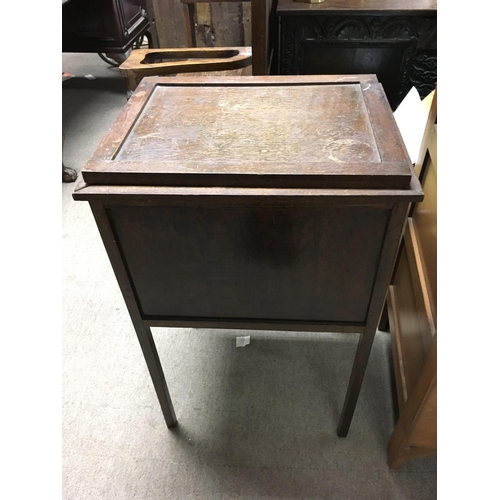 1223 - A vintage lift up lid sewing box with some contents. Measuring approximately 71cm x 47cm x 39cm - NO... 