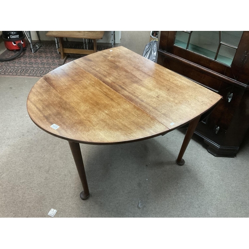 1230 - A Georgian mahogany pad foot folding dining table.