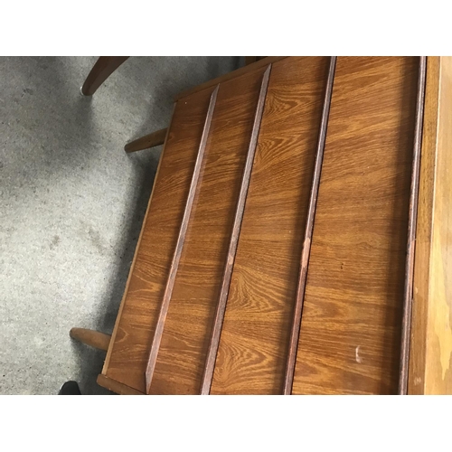 1260 - A small contemporary design chest of three drawers.