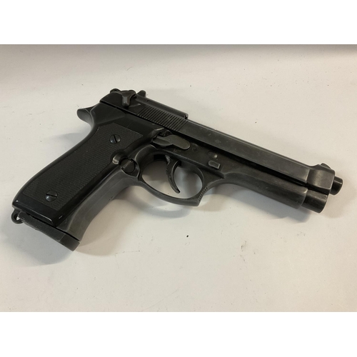 1621 - Beretta 92 8mm Blank Firing Pistol 8mm Marked Brunai Mod.92. (No Licence Required), (Proof of age re... 