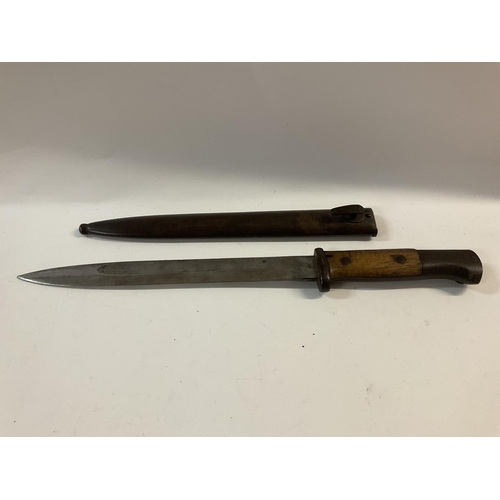 1624 - German WWI Seitengewehr M1884/98 II Bayonet by J.A. Henckels with Scabbard