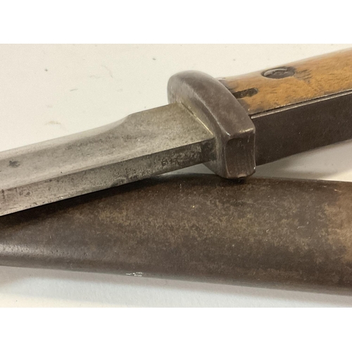 1624 - German WWI Seitengewehr M1884/98 II Bayonet by J.A. Henckels with Scabbard