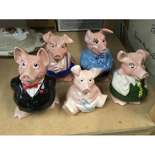 970 - Five Wade NatWest pigs