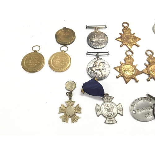 2084 - A collection of First World War medals. 
PTE. A.Davage South Wales Borderers infantry. 13041
PTE. S.... 