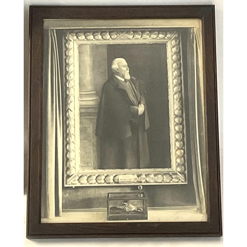 2081 - An oak frame photo of a painting by Robert Browning painted by his son Robert Barrett Browning toget... 