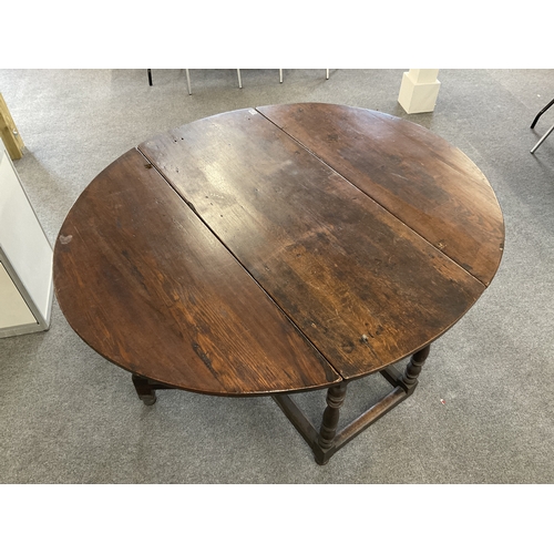 2078 - A large oak dining table given to the Browning Settlement by Fannie Barrett Browning. 158cm x 136cm,... 