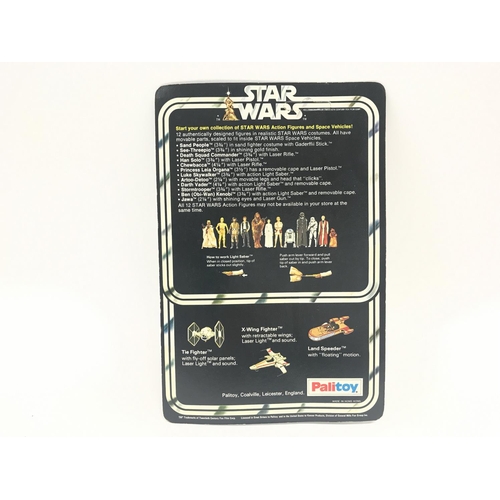 10 - A Vintage Star Wars Palitoy 1977 Carded Sand People. One of the first 12 Figures released. Un punche... 