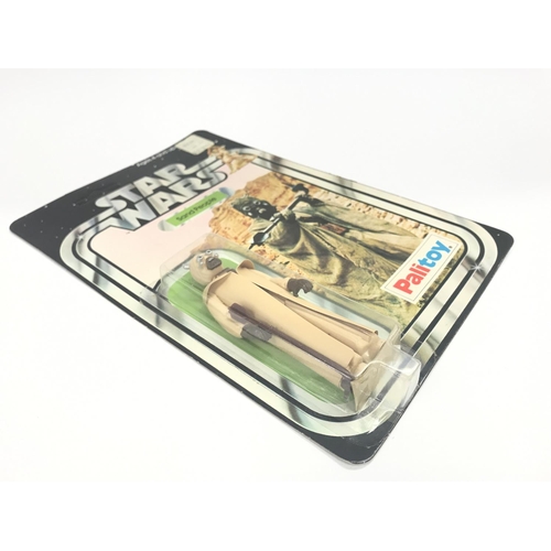 10 - A Vintage Star Wars Palitoy 1977 Carded Sand People. One of the first 12 Figures released. Un punche... 