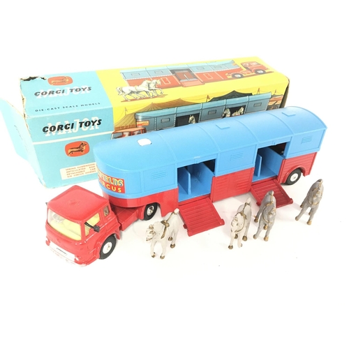 207 - A Boxed Corgi Circus Horse Transporter With Horses #1130. (Box is worn)