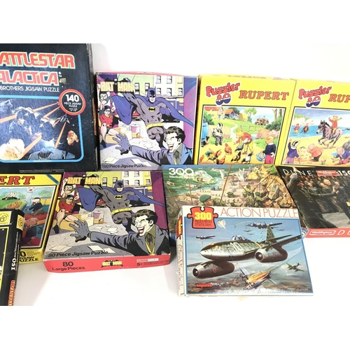 267 - Collection of various vintage jigsaw puzzles including bat man and Dune etc.