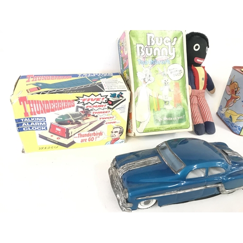 286 - Assorted collection of vintage toys including tin plate music box and bugs bunny toothbrush.