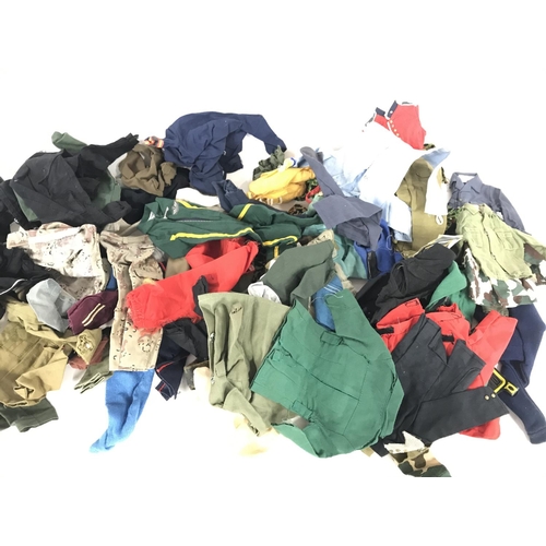 323 - Collection of various items of clothing and accessories including those for action man.