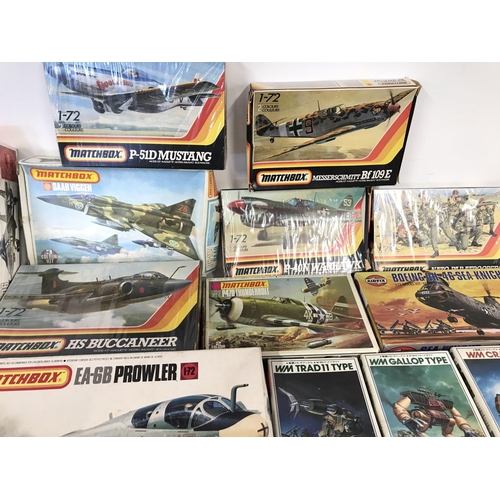 331 - Large collection of various model kits including Airfix and matchbox